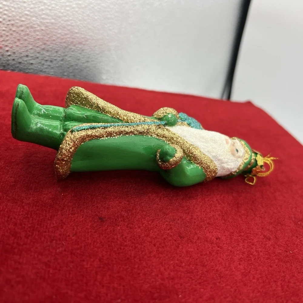 vintage‎ glass Christmas ornament depicting Santa Claus dressed in green - Picture 6 of 12